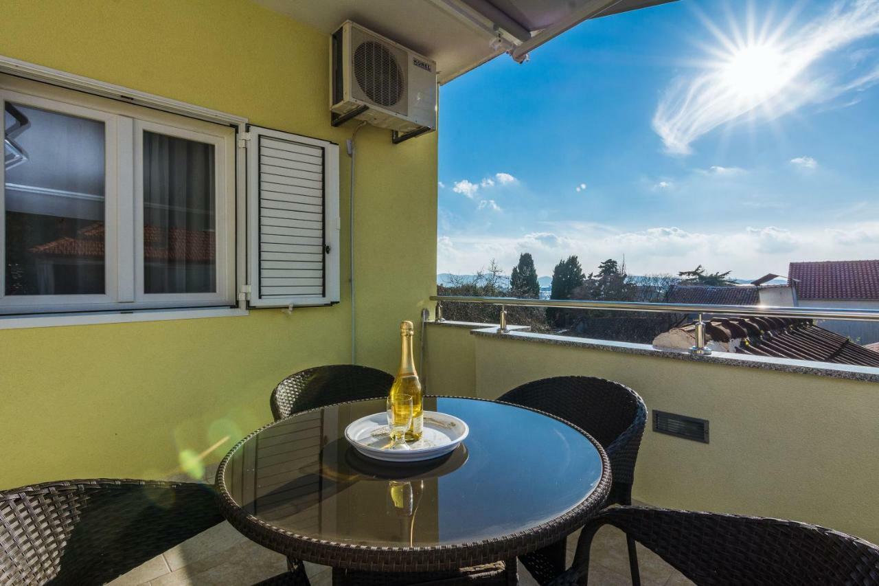 Apartman Mladenka Sukošan Buitenkant foto