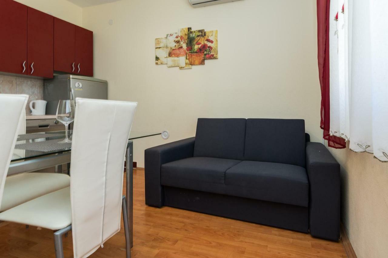 Apartman Mladenka Sukošan Buitenkant foto