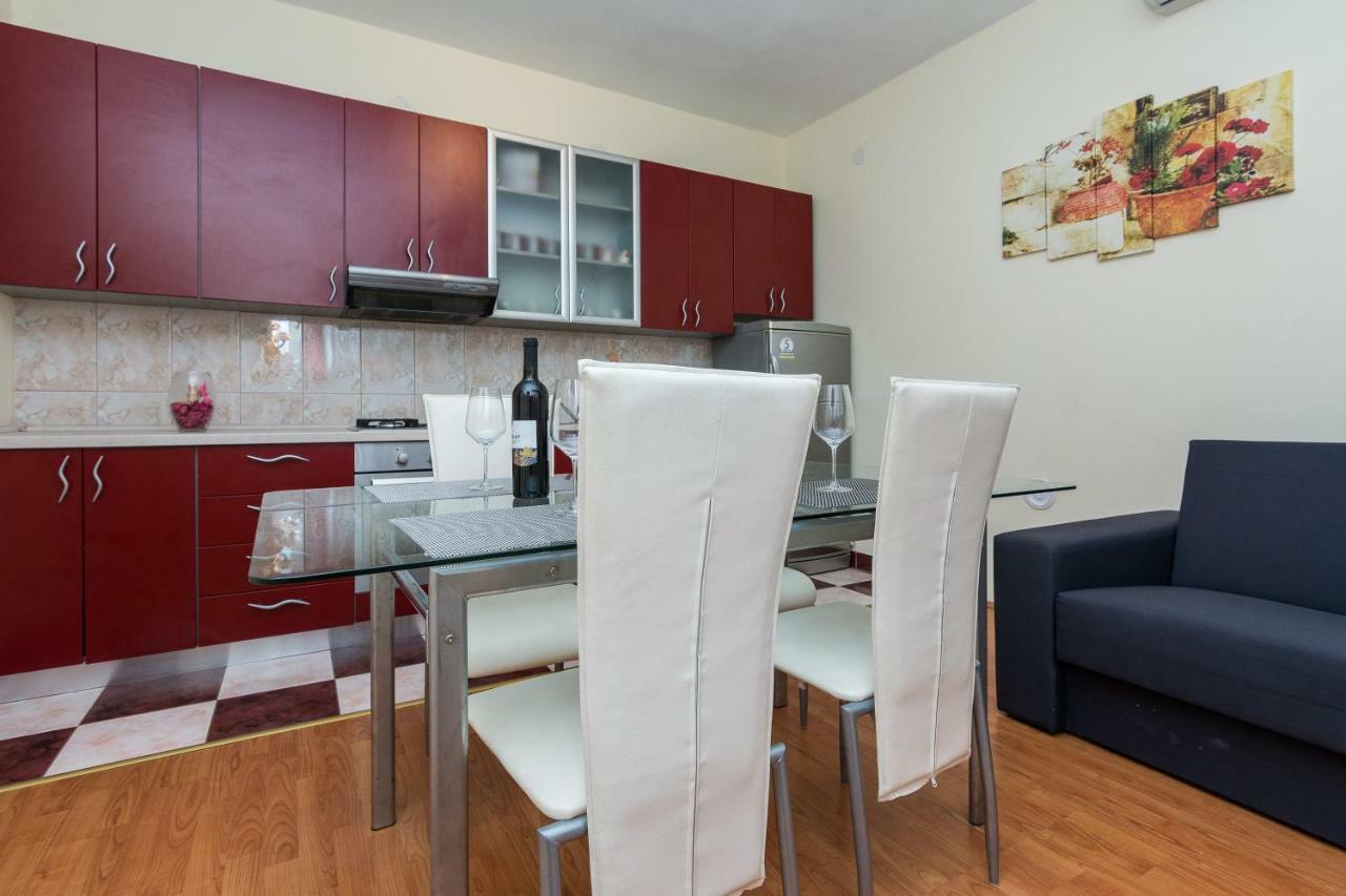 Apartman Mladenka Sukošan Buitenkant foto