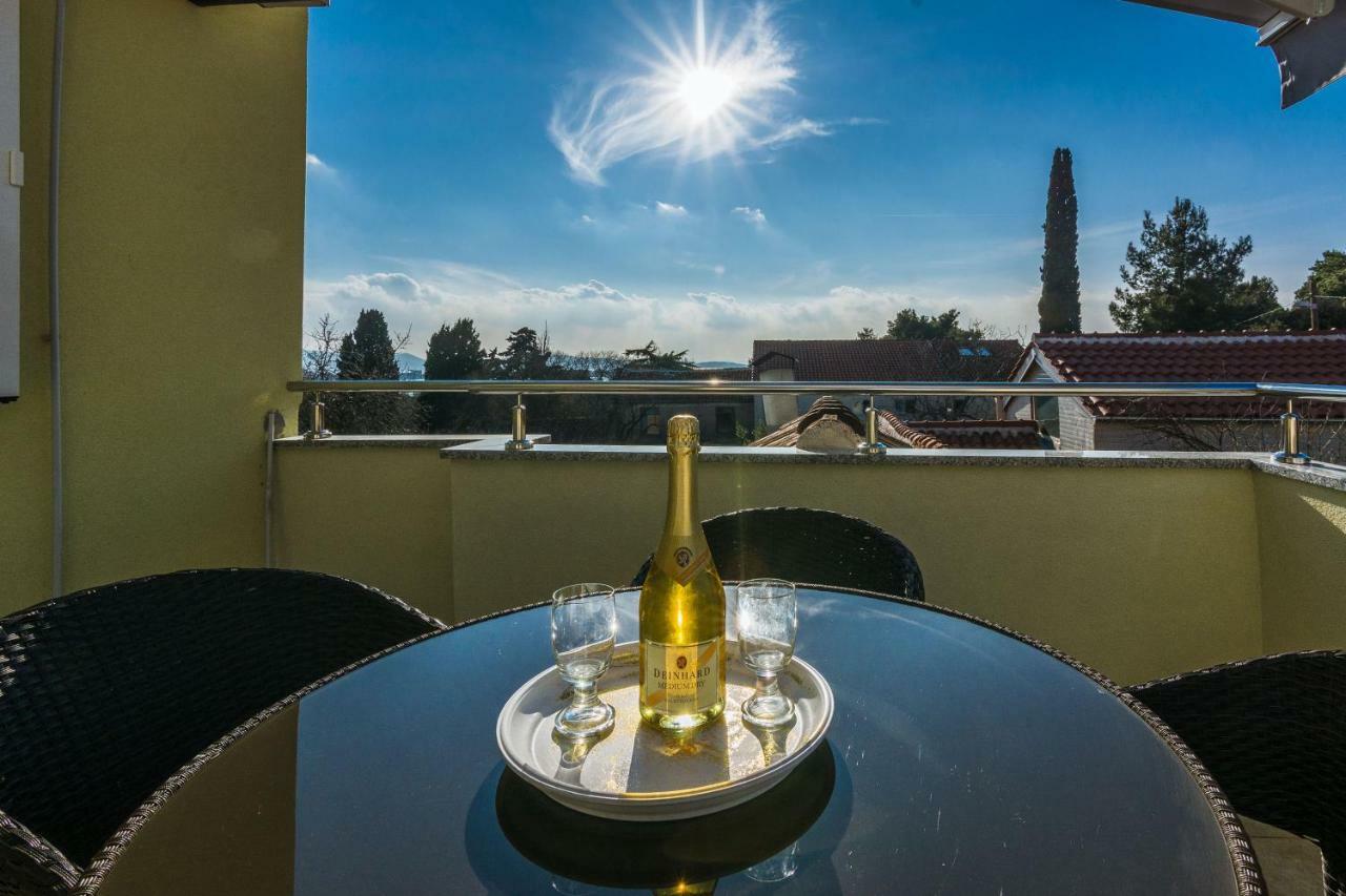Apartman Mladenka Sukošan Buitenkant foto