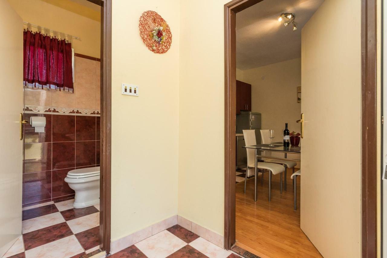 Apartman Mladenka Sukošan Buitenkant foto