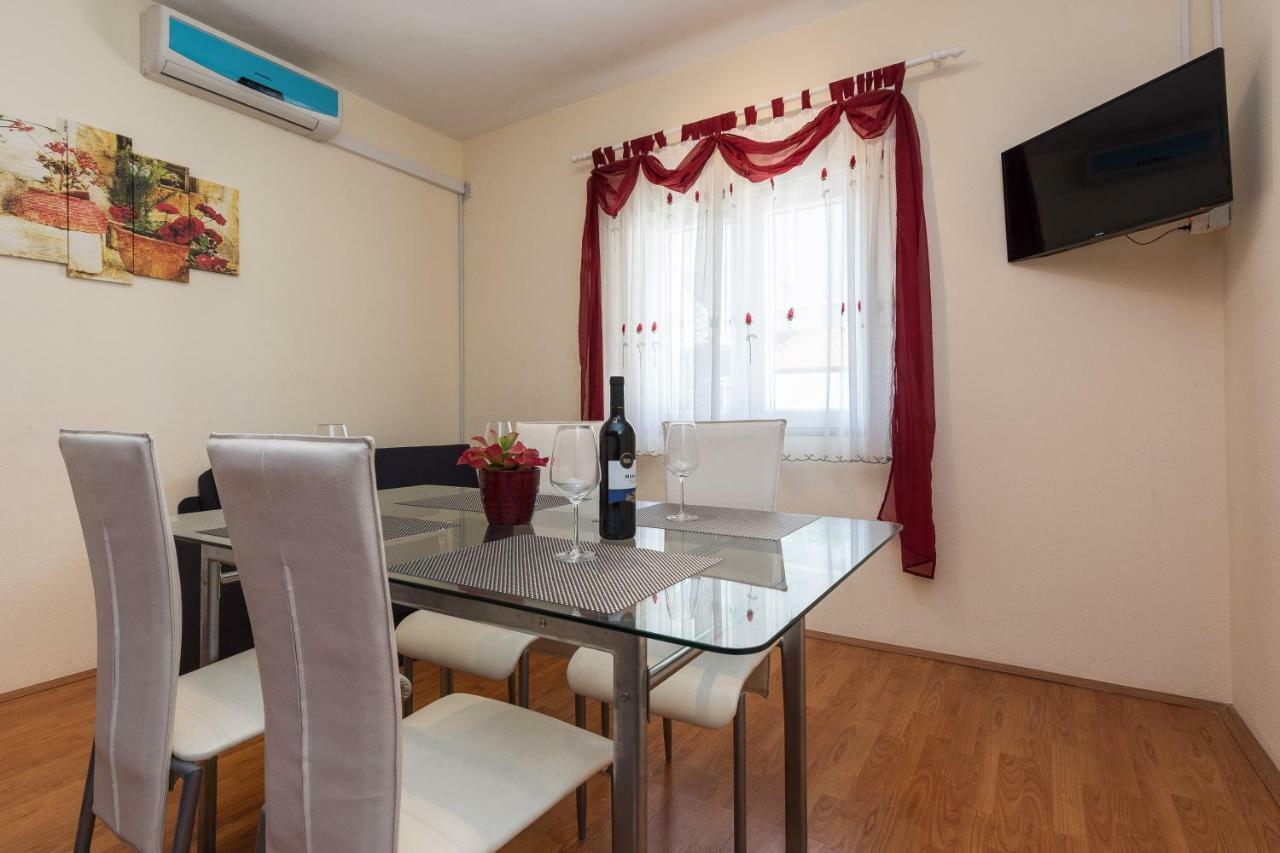Apartman Mladenka Sukošan Buitenkant foto